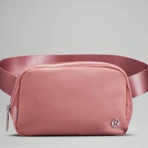 New with tags Lululemon Everywhere Belt Bag in ‘pastel pink’.